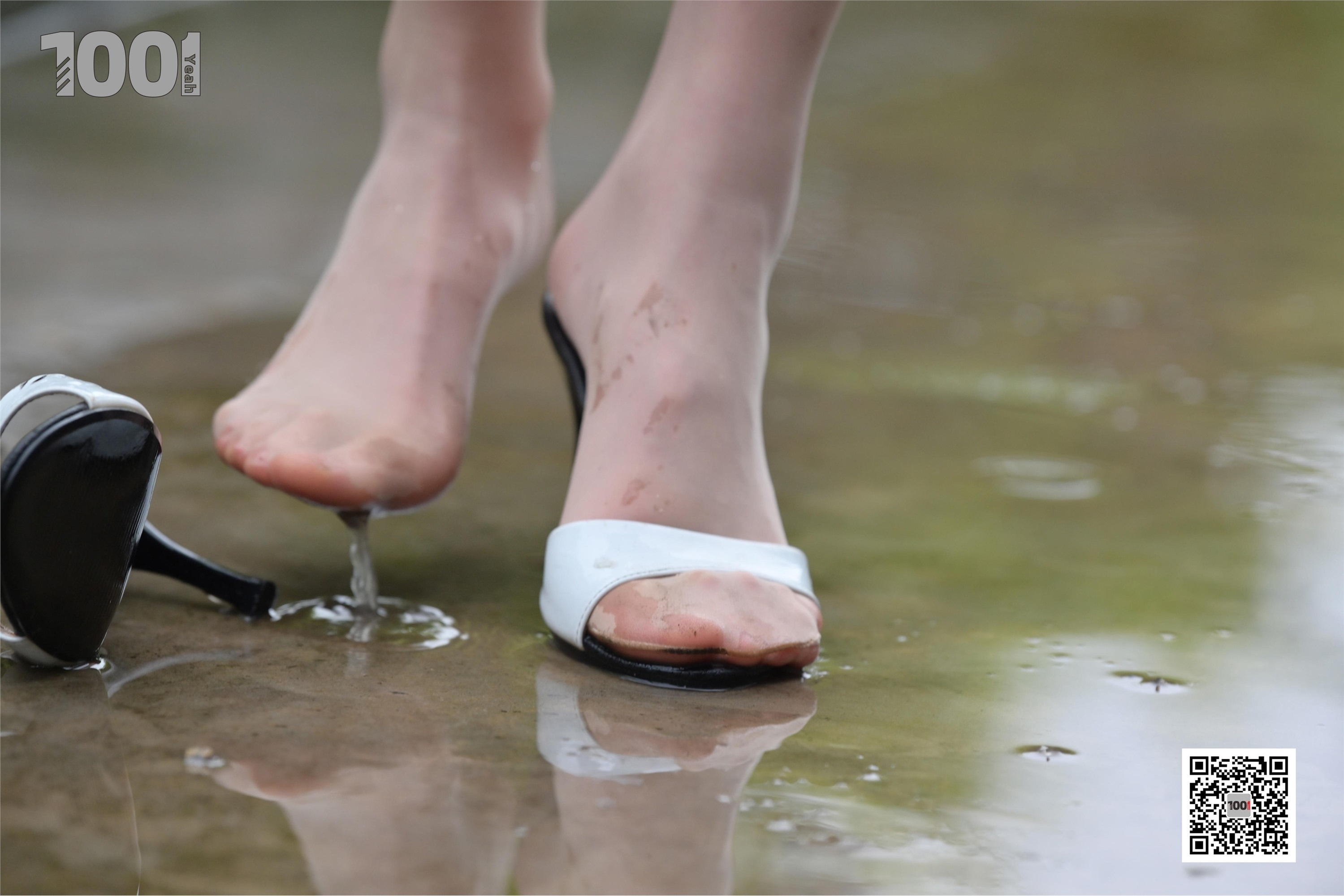 IESS异思趣向  一千零一夜《雨中漫步2》